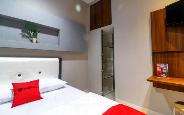 RedDoorz near Kebon Jeruk Jakarta