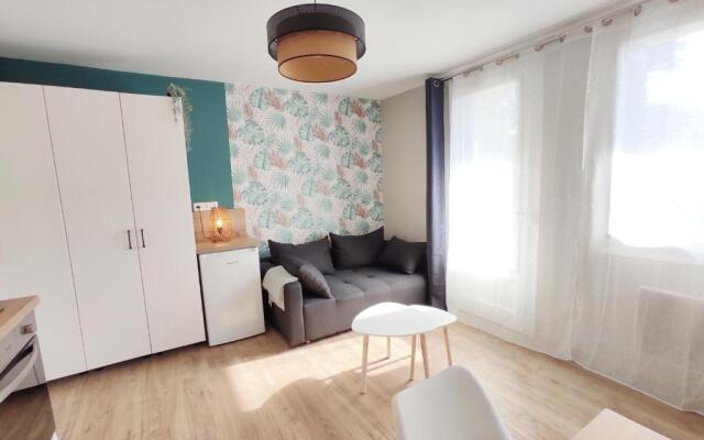 Magnifique studio face au parc thermal