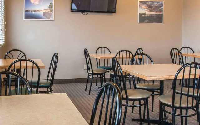 Howard Johnson by Wyndham Thunder Bay