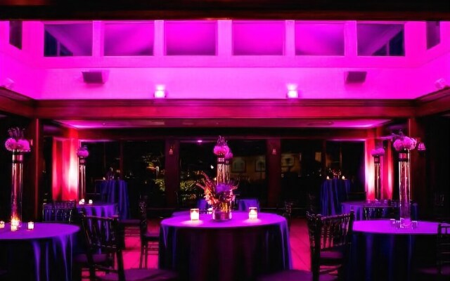The Lodge at The International