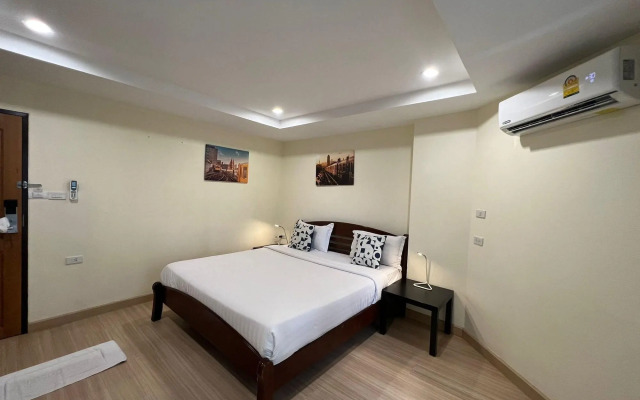 V Check Inn Sukhumvit 22