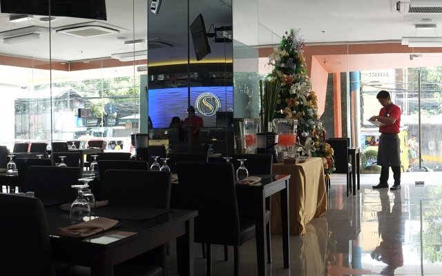 Southpole Central Hotel