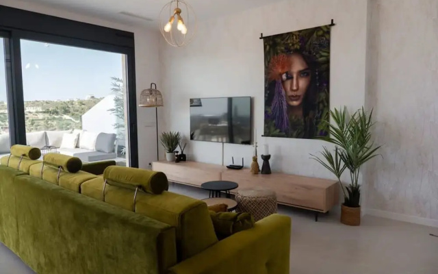 Casa la Vista by Bookaparadise