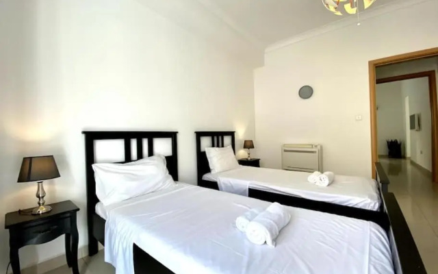 Hard to come by - modern & huge house in Sliema