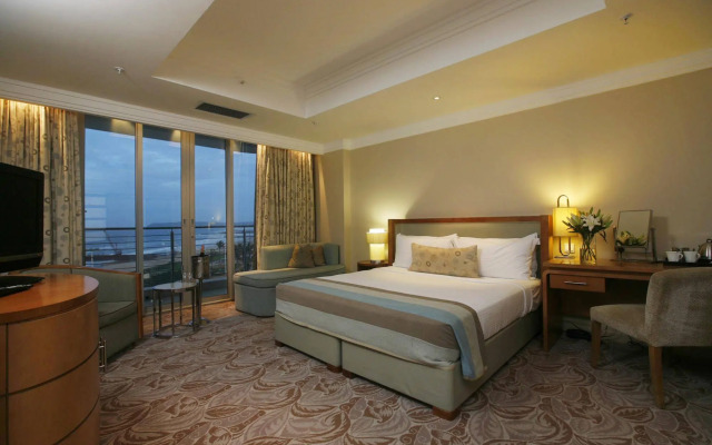 Suncoast Hotel & Towers
