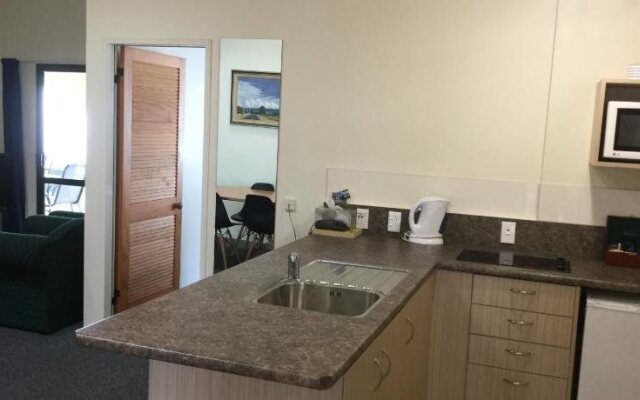 Captains Quarters Motor Inn