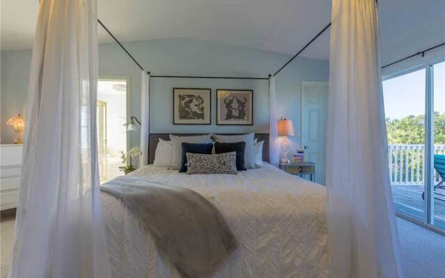 043 - Toes In The Sand