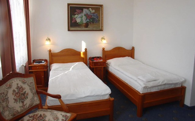 Opera Hotel
