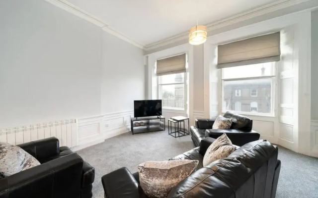 Lochside Apartment C