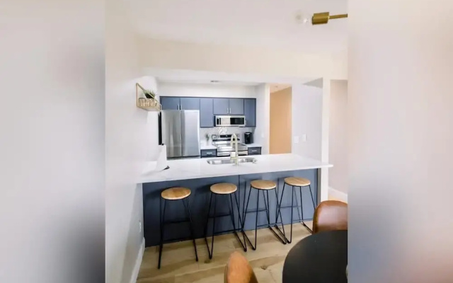 Suite Dreams Condo for 4