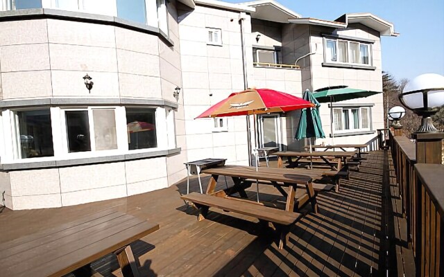 Yangyanggwangmyeong Family Pension