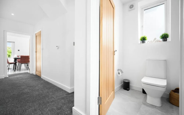 Family/contractors 3 bed House/parking/sleeps 7