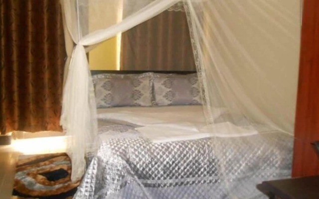 Strikers Hotel