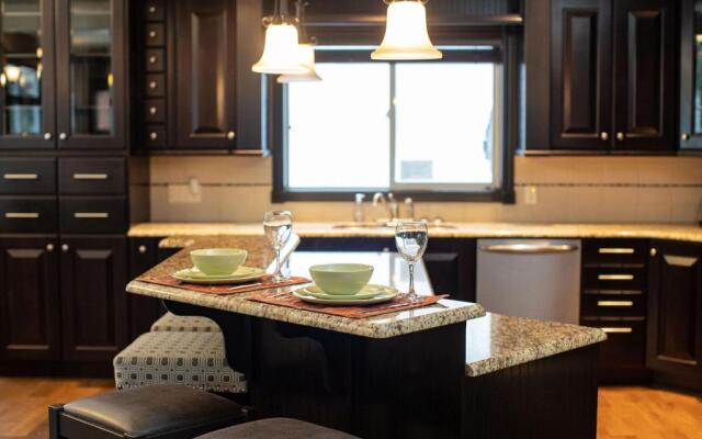 Mountain Gateway by Revelstoke Vacations