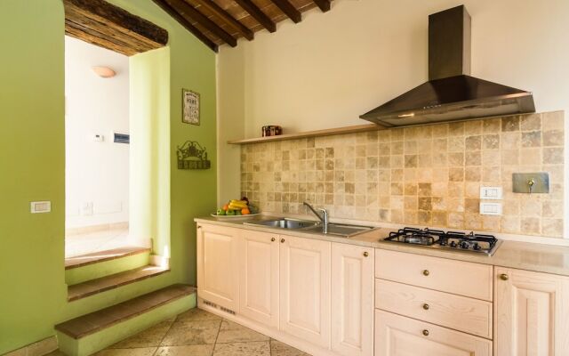 Farmhouse in Rapolano-terme With Swimming Pool, Garden, BBQ
