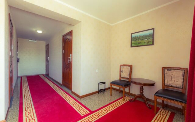 Hotel Street63