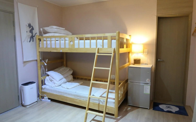 Andong Poong-gyung HOSTEL n LIBRARY