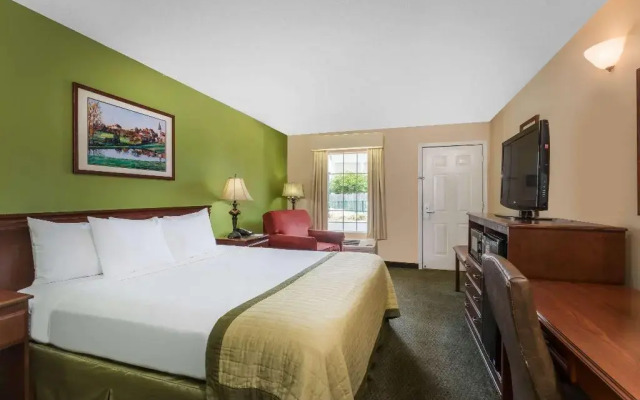 Baymont by Wyndham Waycross