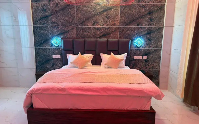 Hotel Paradise - Chandigarh