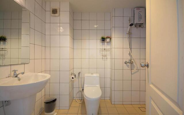 Grand Beach CondoB35 by malai