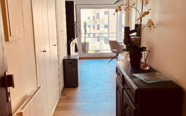 Studio, vue mer à 150m de la plage