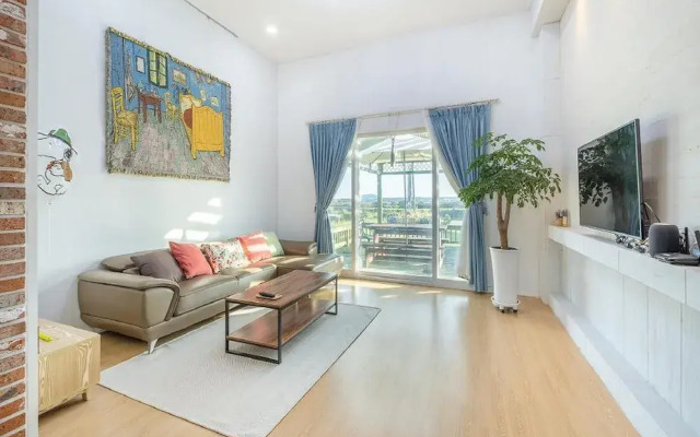 Jeju Jongdalrifeel House