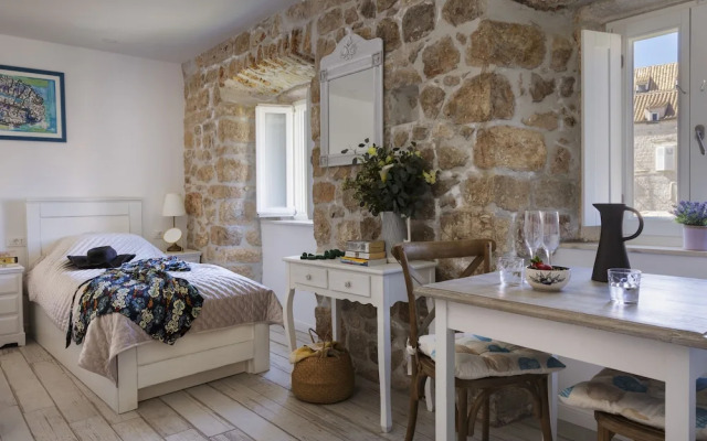 House STAYEVA 11