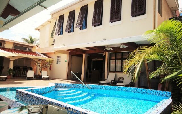 Cedros Inn Boutique Hotel