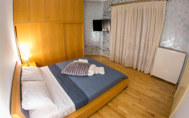 Vier Luxury House