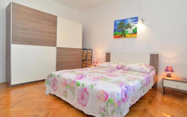 Apartments Gracijano 1724