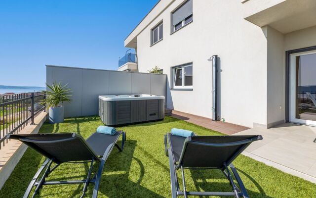 Stunning 2-bed Apartment in Kastela