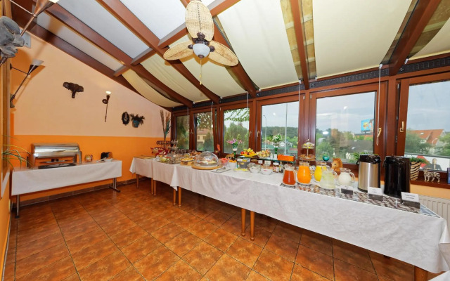 Max Inn Hotel
