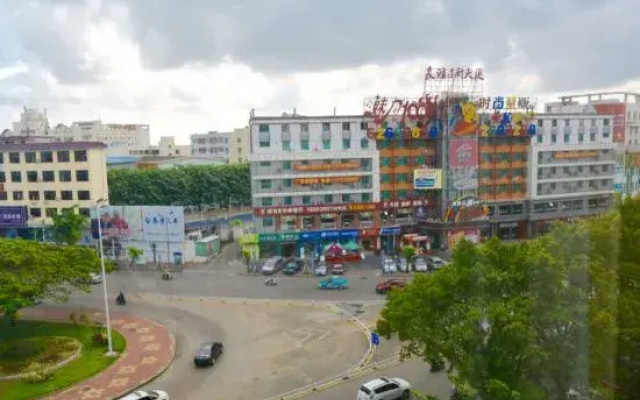 Huacheng Hotel (Qionghai People's Hospital Wanquanhe Branch)