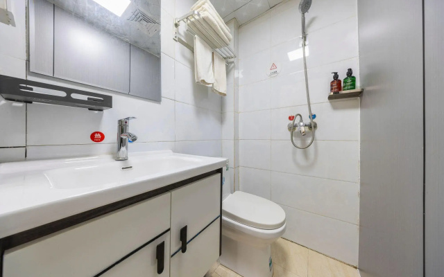 Lanzhou Hongzirui Hotel (Wuyue Plaza University Town)