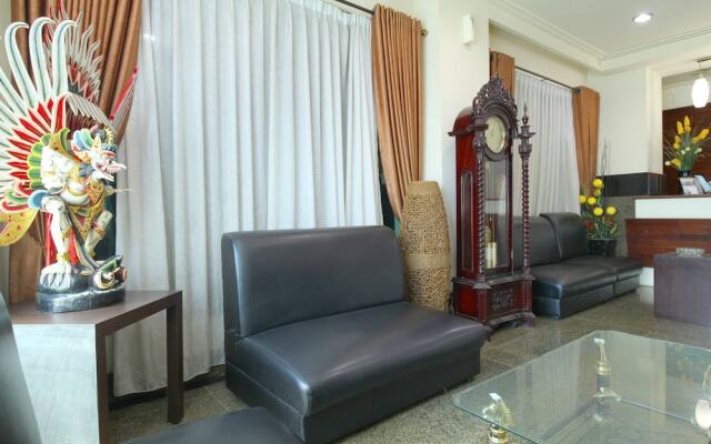 马卡萨艾里帕那库康大道1号酒店(Airy Panakkukang Boulevard 1 Makassar)