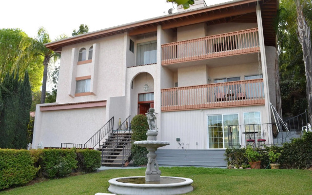 Bed and Breakfast in Hollywood Hills