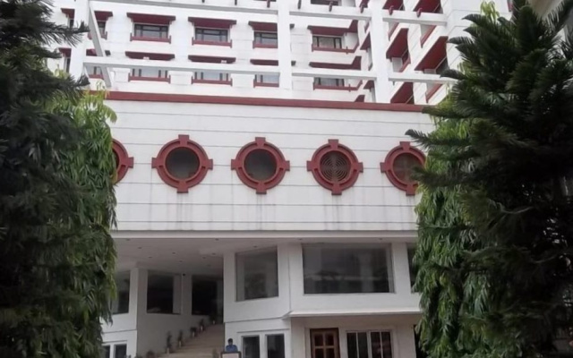 Hotel Grand Starline by OYO Rooms