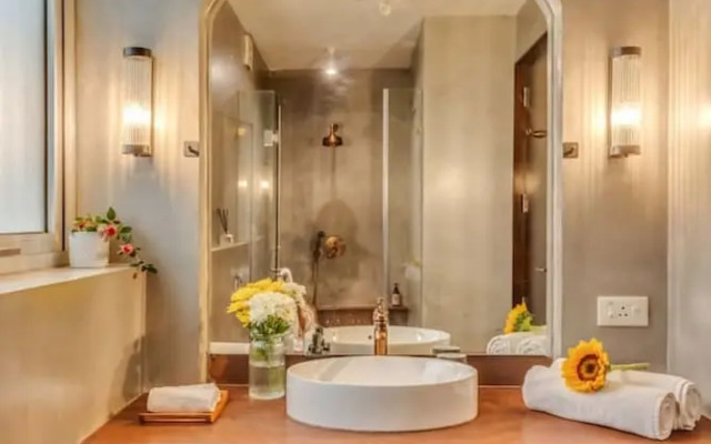 Stylish 2BR w Pool Near Candolim and Coco Beach