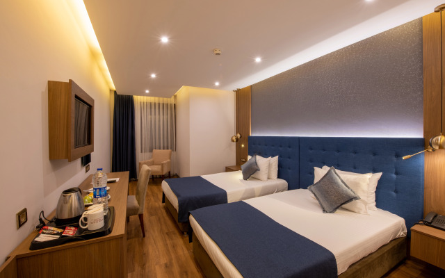 Nova Plaza Crystal Hotel