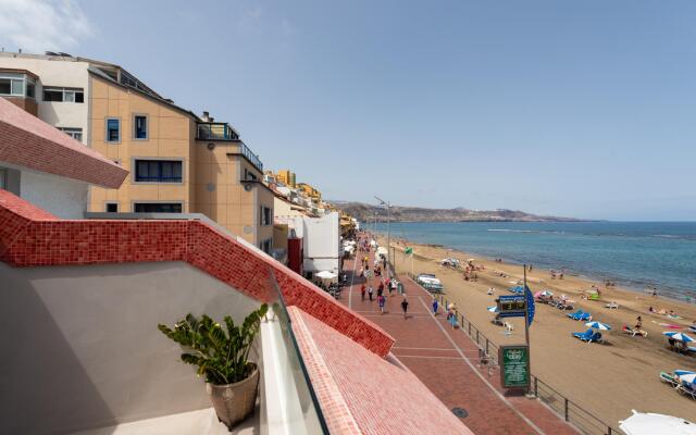 Nice beach views with terrace By CanariasGetaway