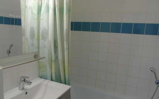 Lou Services Apartment CB38 LSI 001