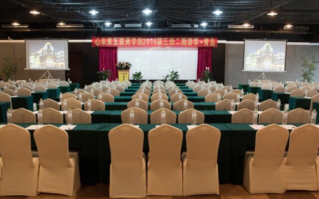 Enrichee Gloria Plaza Hotel