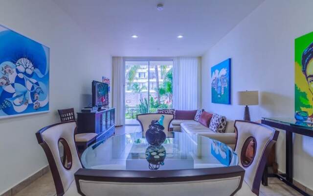 Beautiful Ground Floor Two Bedroom Suite at Ixchel