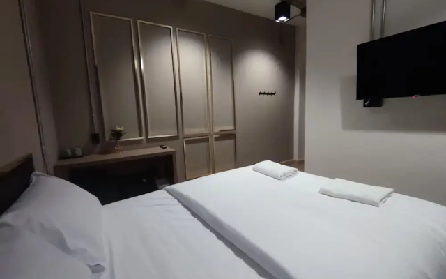 N5 Ratchawong Hostel