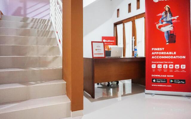 RedDoorz @ Jalan Danau Limboto