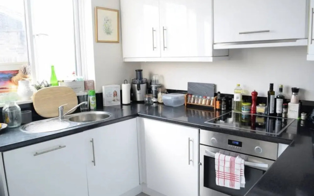 Decorated 1 Bedroom in Ladbroke Grove