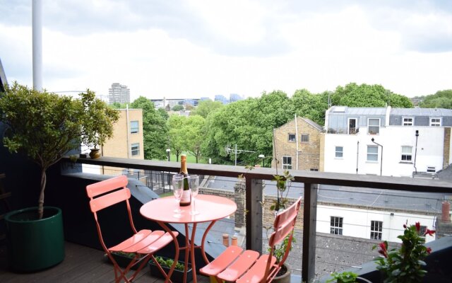 2 Bedroom Rooftop Flat In Central London