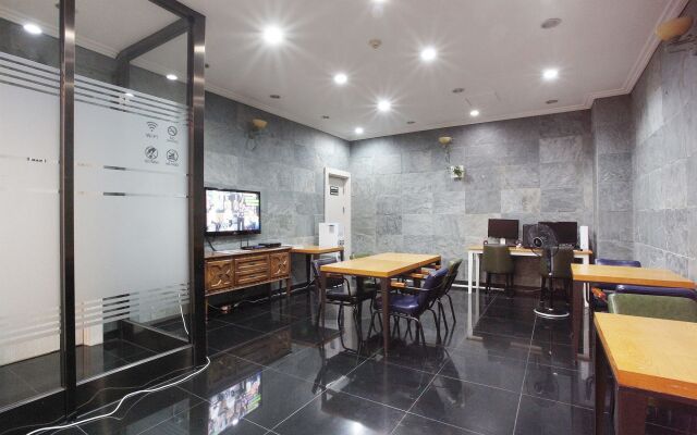 Noblesse Hotel