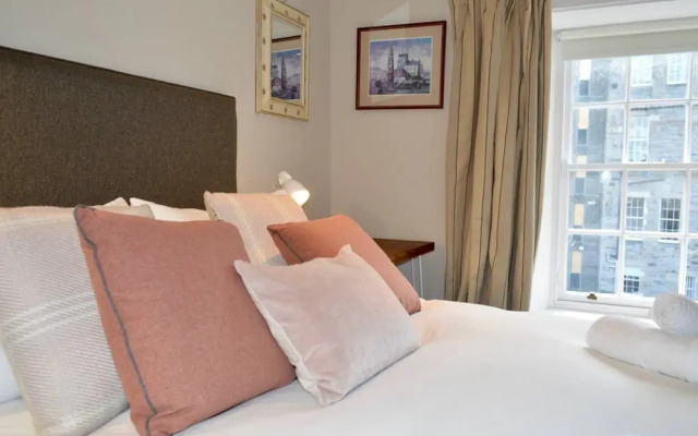 New Town Apartment Close to City Centre