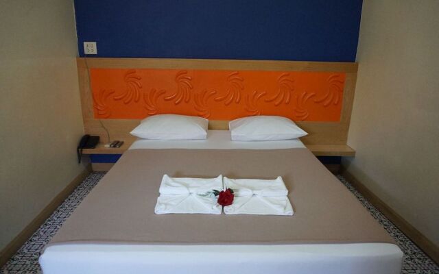 The Loom Resort Thung Song